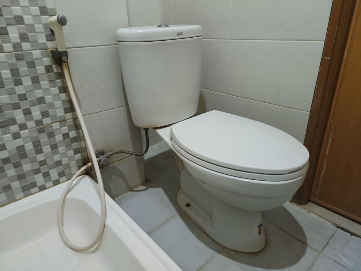 Balqies Homestay Syariah Makassar Mitra Reddoorz Экстерьер фото