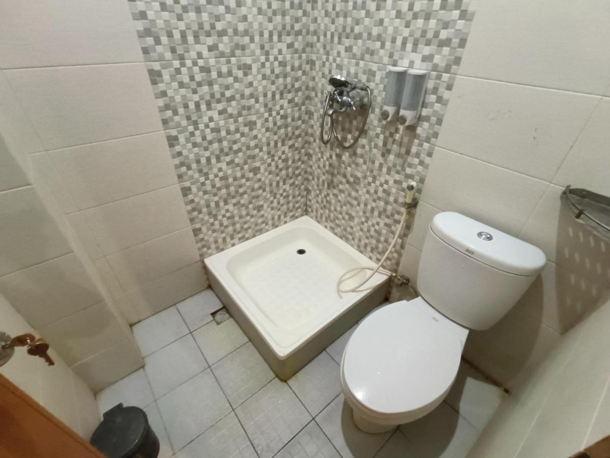 Balqies Homestay Syariah Makassar Mitra Reddoorz Экстерьер фото