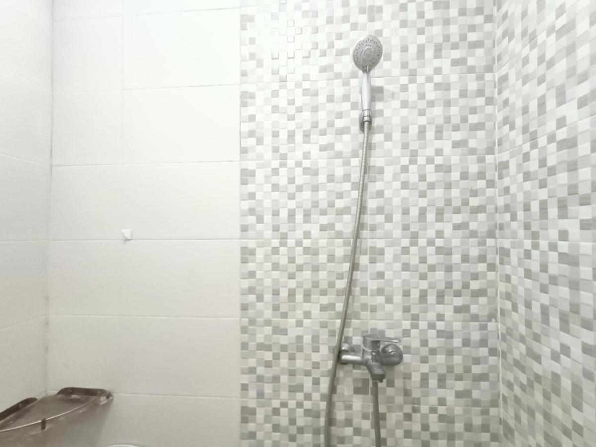 Balqies Homestay Syariah Makassar Mitra Reddoorz Экстерьер фото